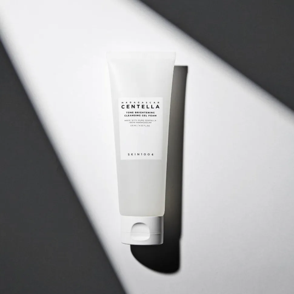 Madagascar Centella Tone Brightening Cleansing Gel Foam