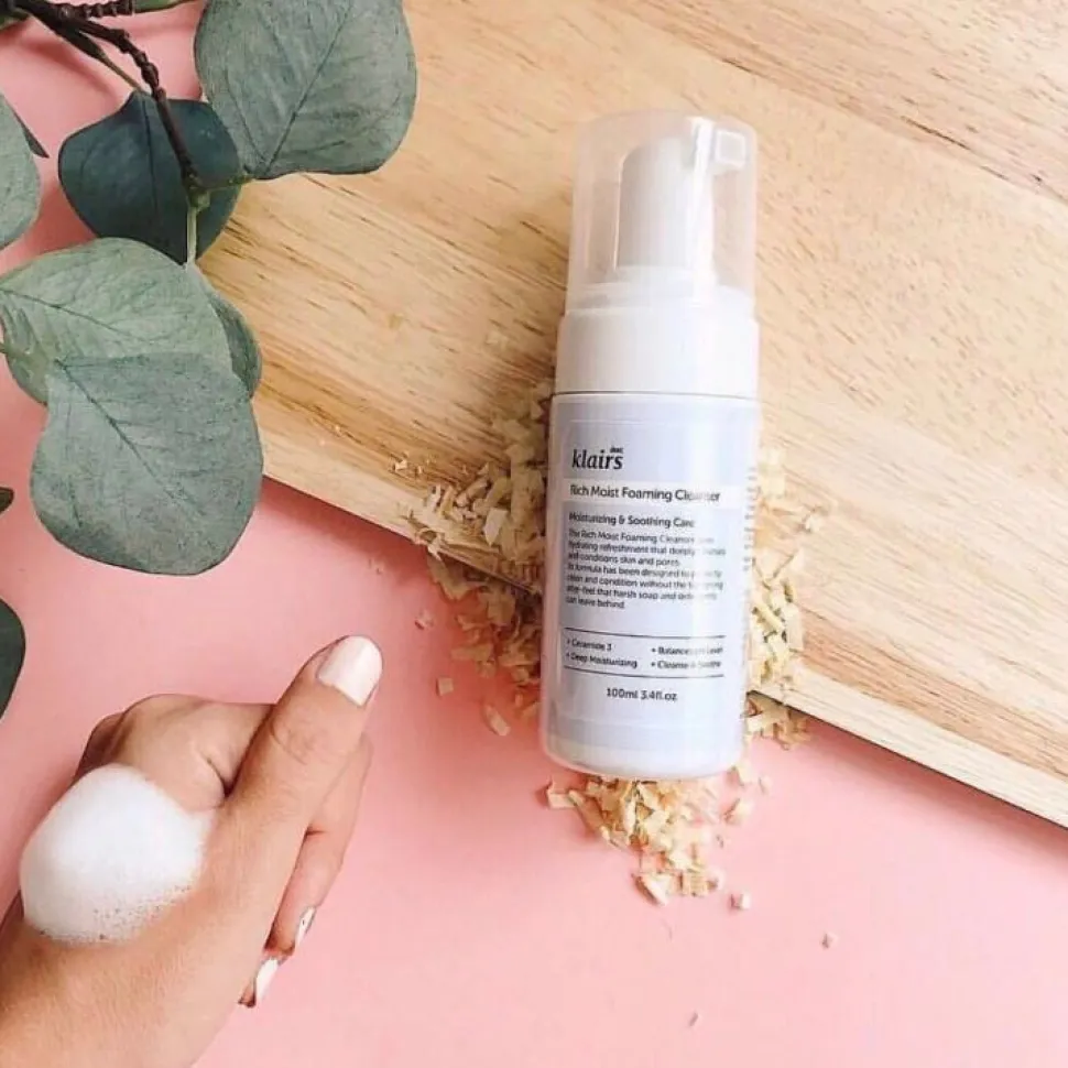 Rich Moist Foaming Cleanser